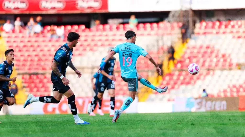 Querétaro vence 3-1 al Club Puebla y prolonga su mala racha en el Apertura 2025