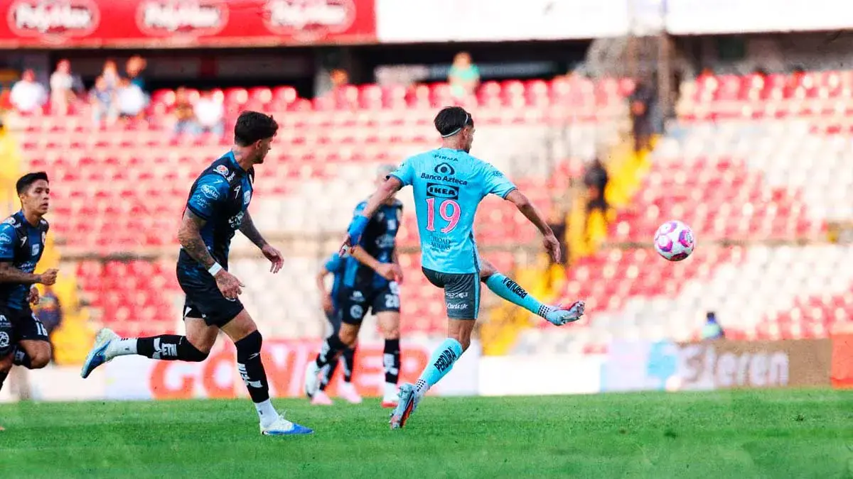 Querétaro vence 3-1 al Club Puebla y prolonga su mala racha en el Apertura 2025