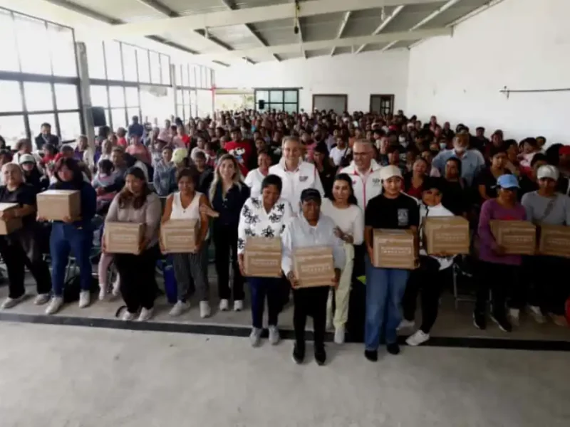 Entrega Pepe Chedraui a través del SMDIF más de mil despensas en La Guadalupana