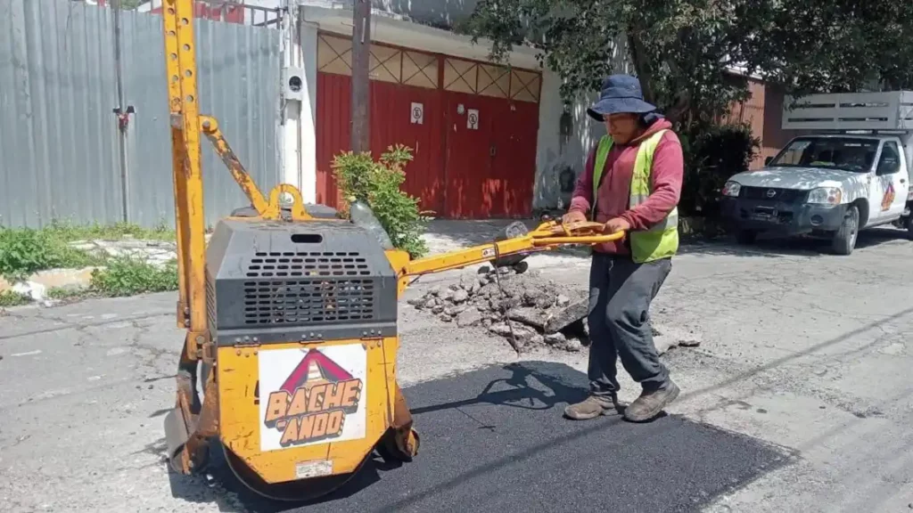 Campaña Capitalina Bacheando Puebla: mejora vialidades en el sur de la ciudad