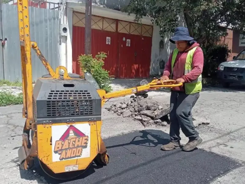 Campaña Capitalina Bacheando Puebla: mejora vialidades en el sur de la ciudad