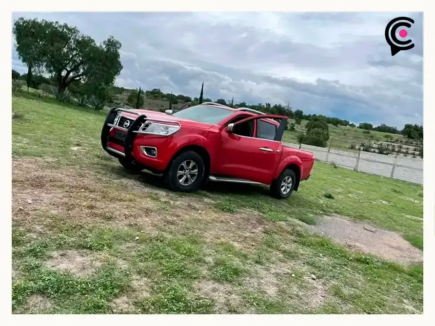 Grupo armado asalta casa en Tecamachalco; roba cuatro vehículos y 180 mil pesos