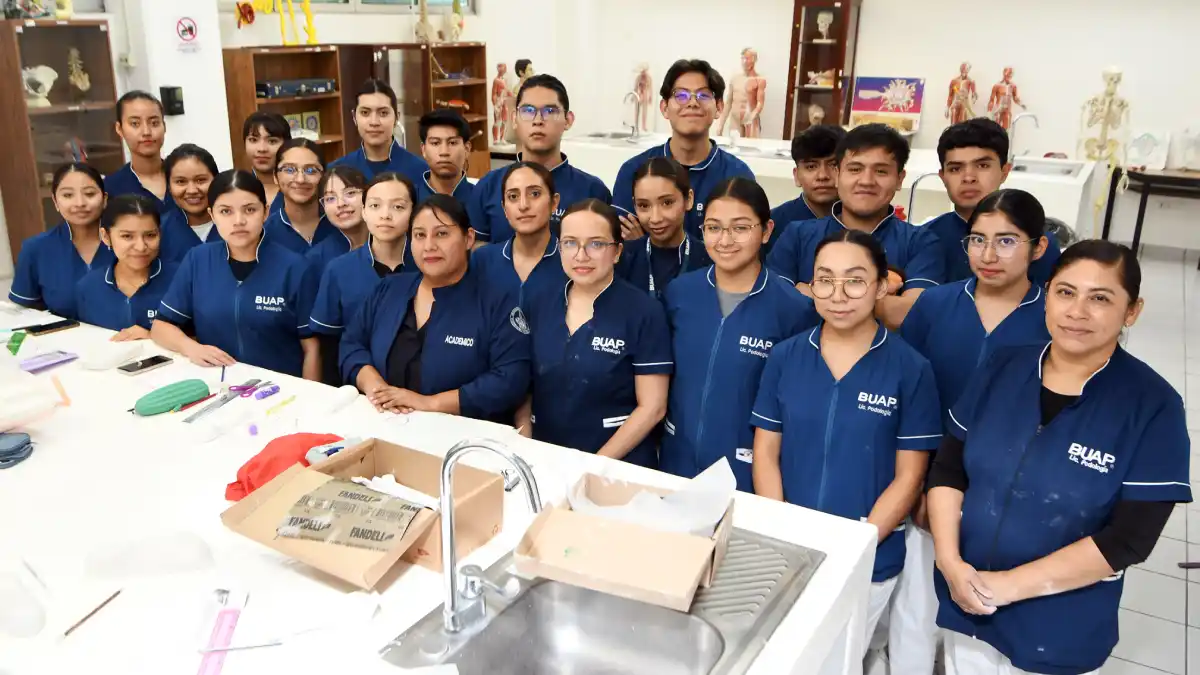 La Licenciatura en Podología forma profesionales en la atención integral de las extremidades inferiores del cuerpo humano