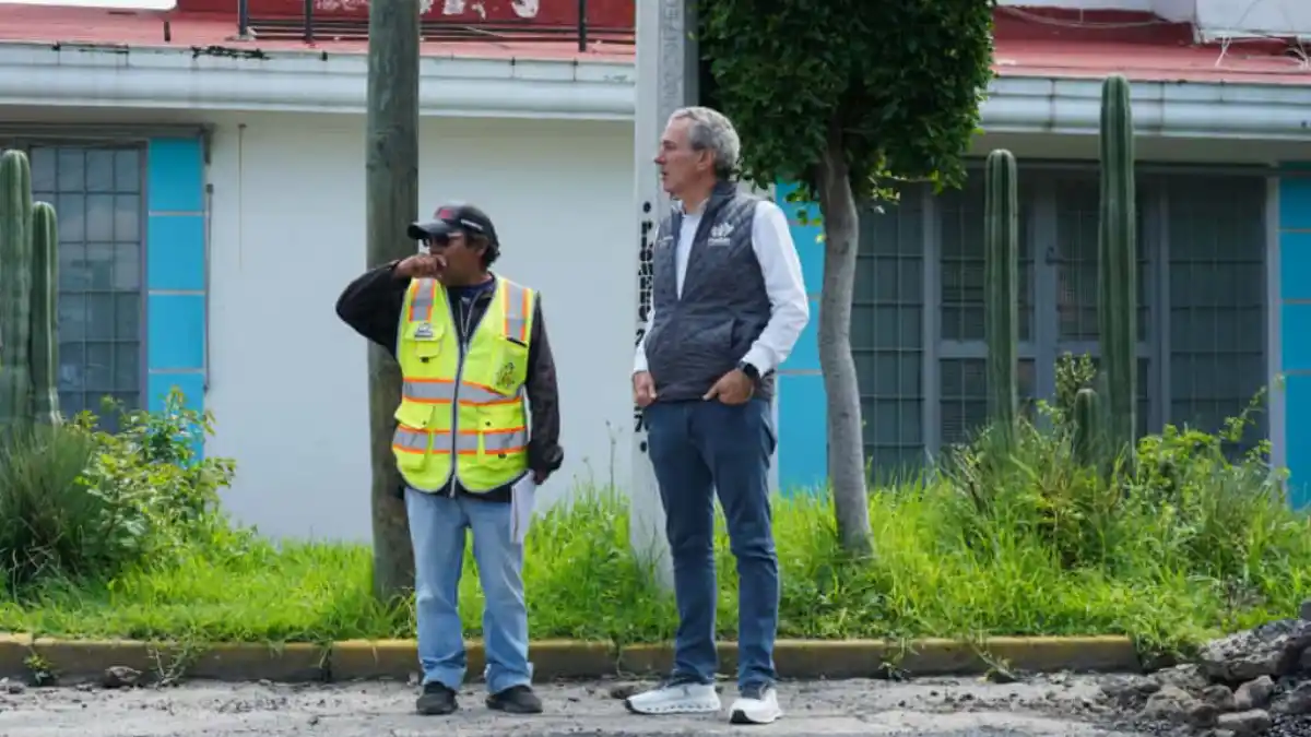 Supervisa Pepe Chedraui trabajos de bacheo en la colonia Las Ánimas