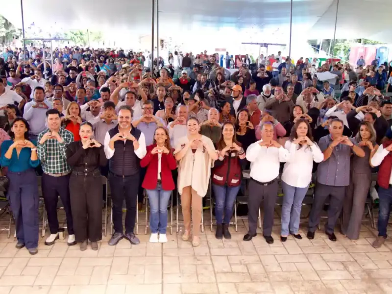 Trabajar de la mano con la gente, un compromiso permanente: Laura Artemisa