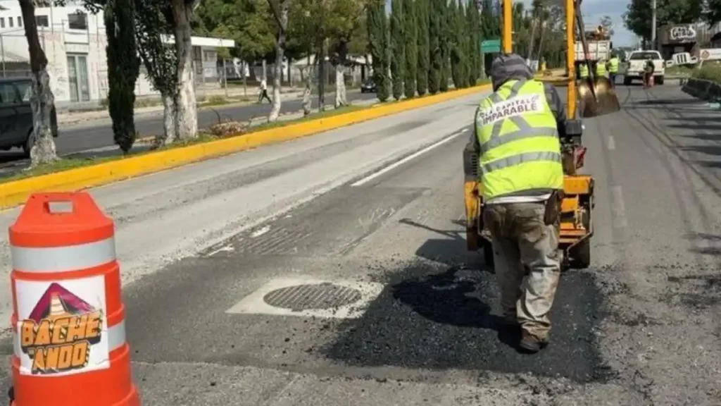 Campaña Capitalina Bacheando Puebla: favorece la movilidad en la capital