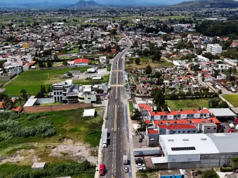 Impulsa Lupita Cuautle la rehabilitación vial en San Francisco Acatepec