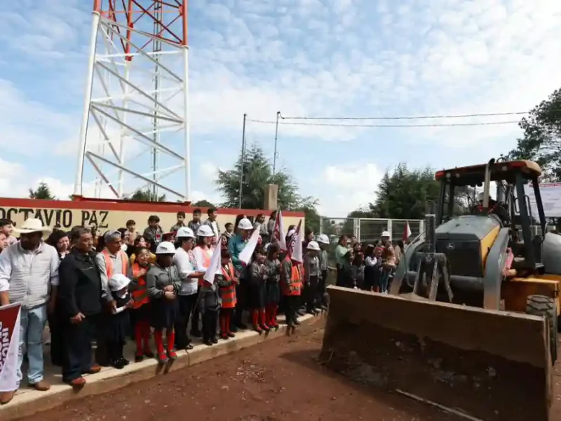 #EscuelasDe10: Bety Sánchez inaugura techado de primaria e inicia pavimentación de calle