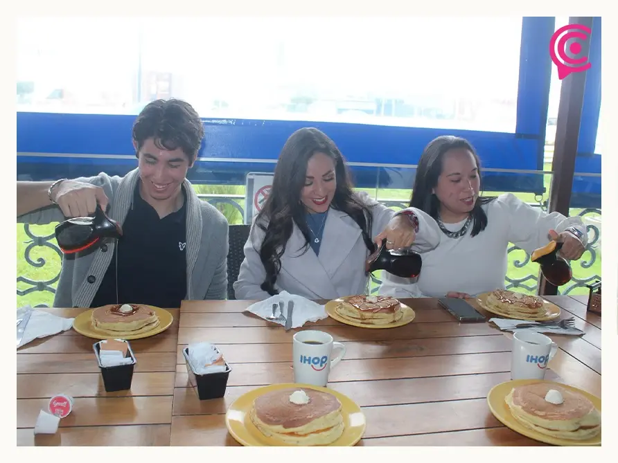 IHOP y Amanc Puebla unen esfuerzos por niños con cáncer en el National Pancake Day