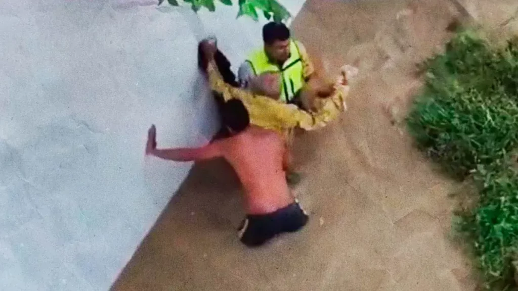 Rescataron a un adulto mayor y sus 13 perros de río Pantepec desbordado en Veracruz