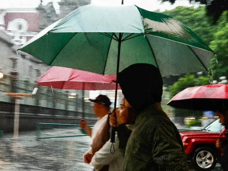Fuertes lluvias dañaron 116 escuelas de Puebla; cancelan clases