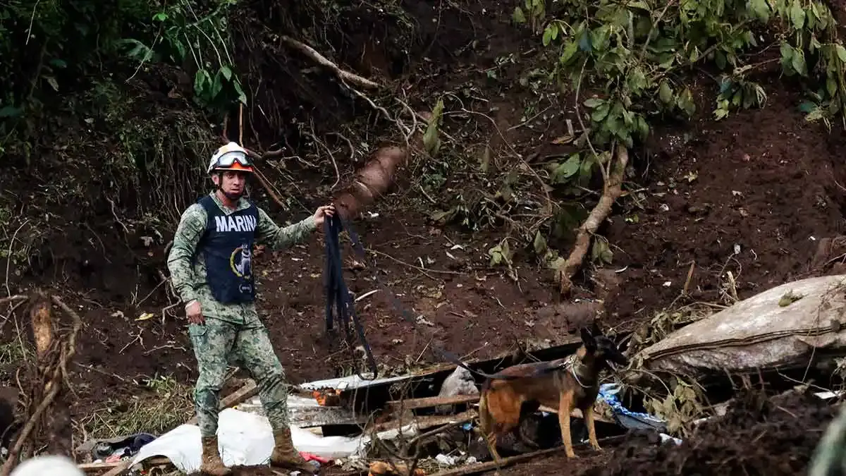 Familia muere sepultada tras deslave provocado por intensas lluvias en Huauchinango, Puebla