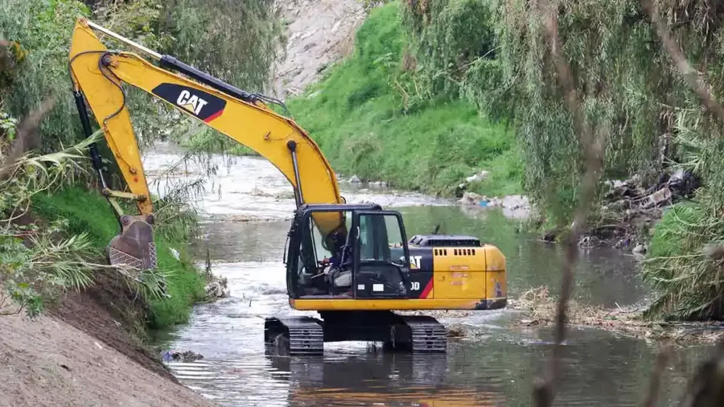 Gobierno de Puebla rentará maquinaria pesada para atender derrumbes en Sierra Norte