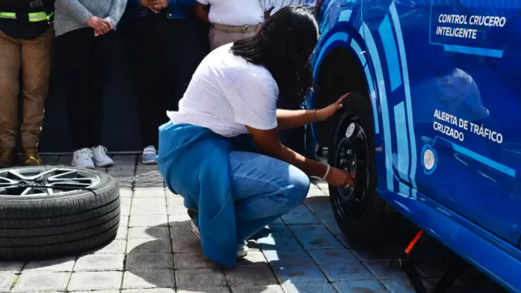 Gobierno de San Pedro Cholula realiza cursos de manejo para mujeres