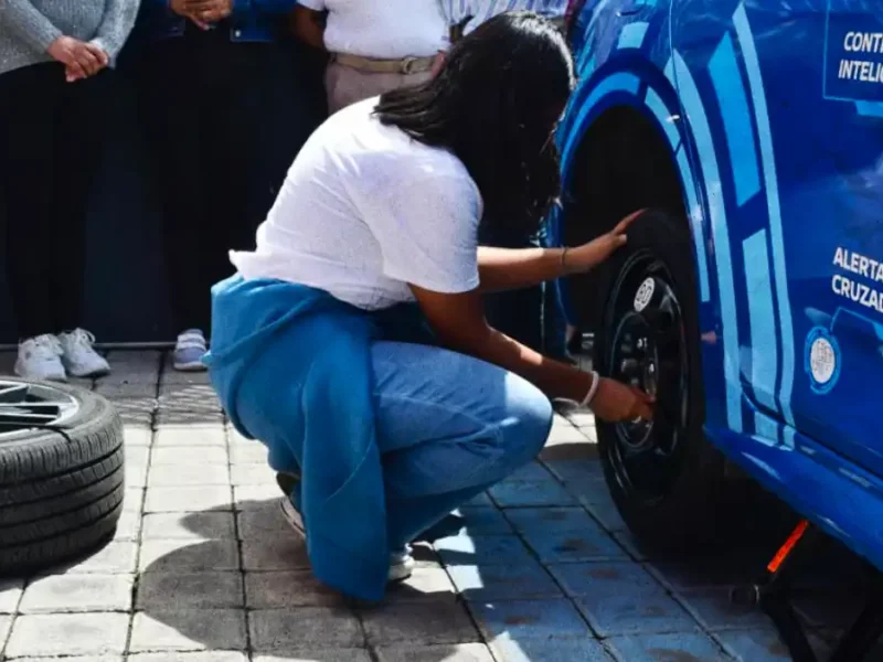 Gobierno de San Pedro Cholula realiza cursos de manejo para mujeres