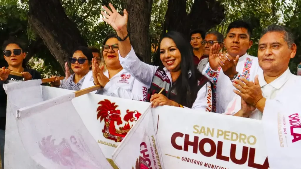 Con diálogo y cercanía, Tonantzin Fernández cumple una petición histórica en Santiago Momoxpan