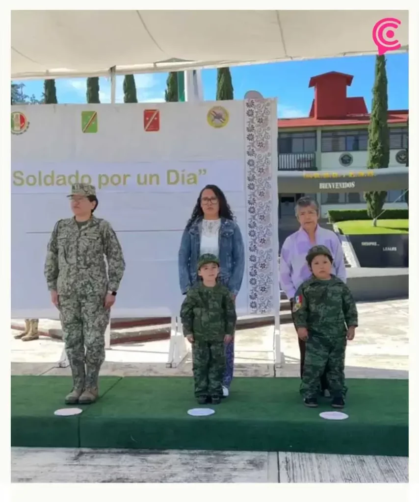 Niños se convierten en "soldados honorarios" del Ejército Mexicano en Puebla