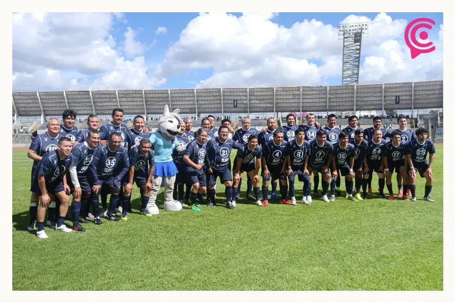 Leyendas del fútbol mexicano golean 4-2 al selectivo de la BUAP en amistoso