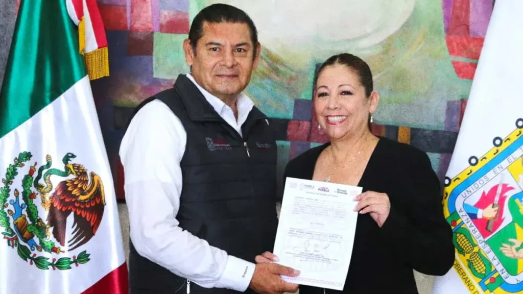 Alejandro Armenta toma protesta a Laura Artemisa García como secretaria de Bienestar en Puebla