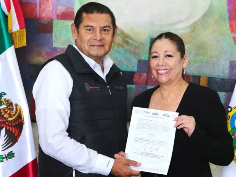 Alejandro Armenta toma protesta a Laura Artemisa García como secretaria de Bienestar en Puebla