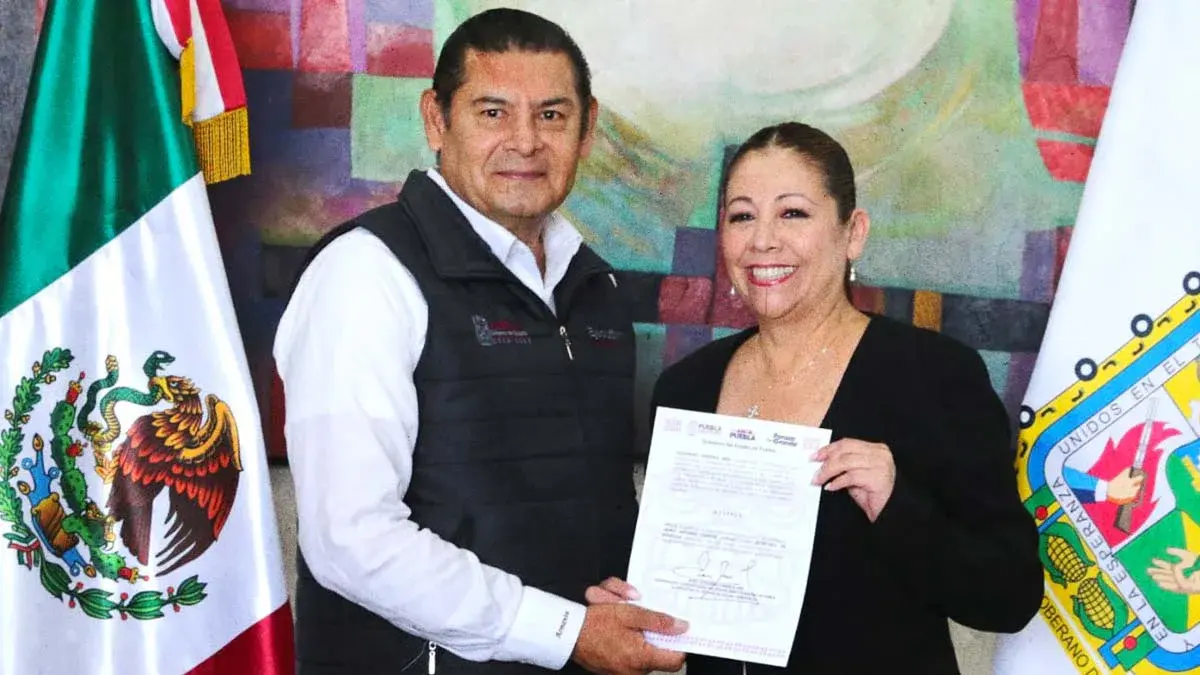 Alejandro Armenta toma protesta a Laura Artemisa García como secretaria de Bienestar en Puebla