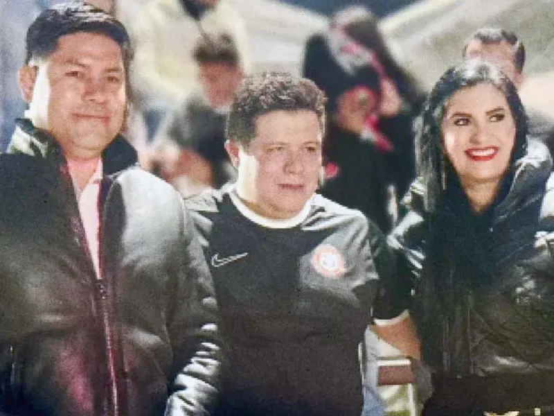Filtran foto de Delfina Pozos con operador del CJNG y estalla escándalo político