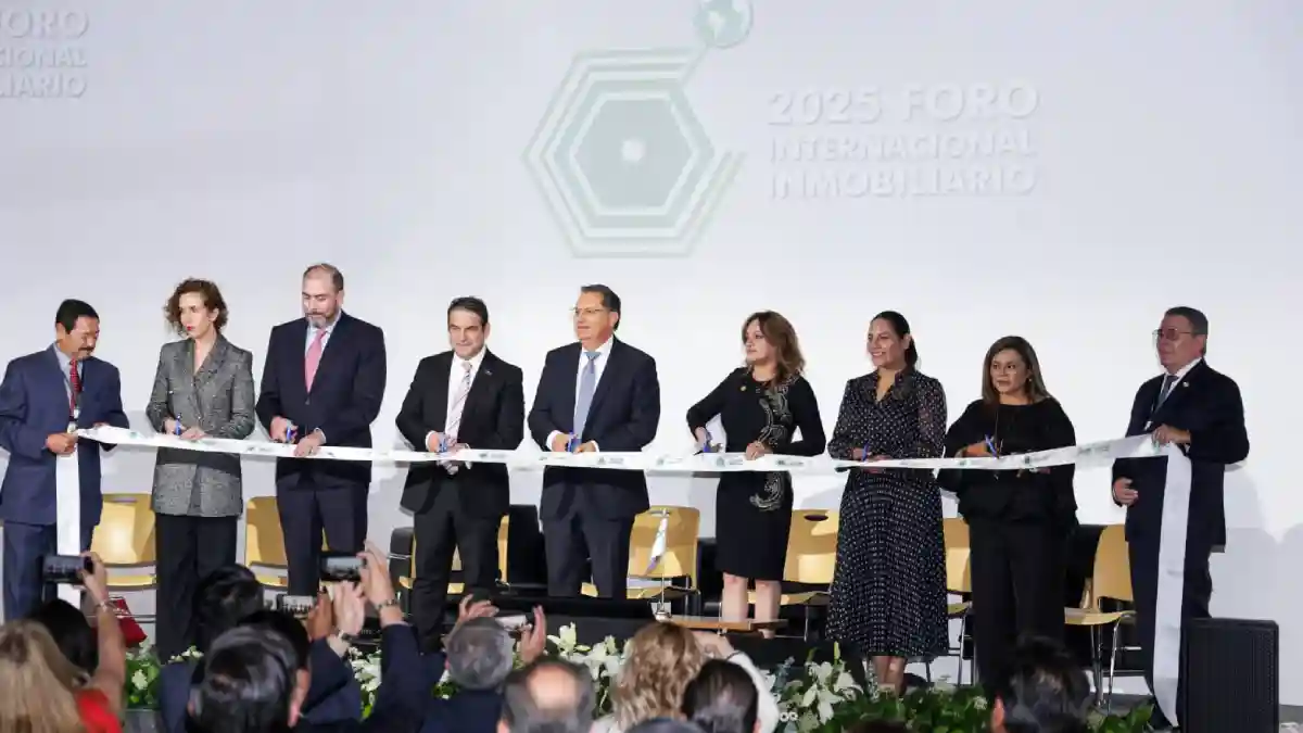Lupita Cuautle participa en el Foro Internacional Inmobiliario organizado por AMPI Puebla