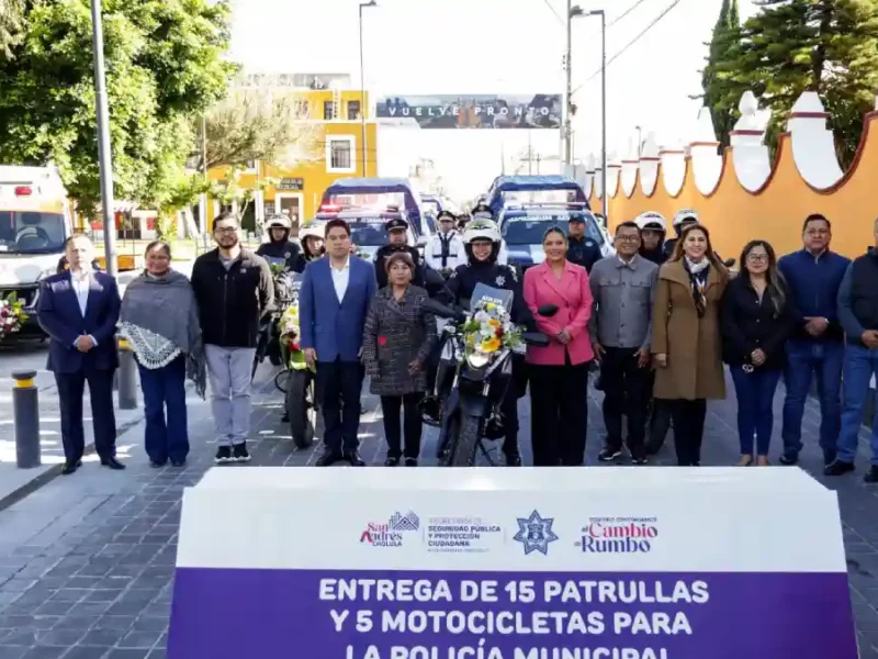Entrega Lupita Cuautle 15 patrullas y 5 motocicletas para la Policía Municipal