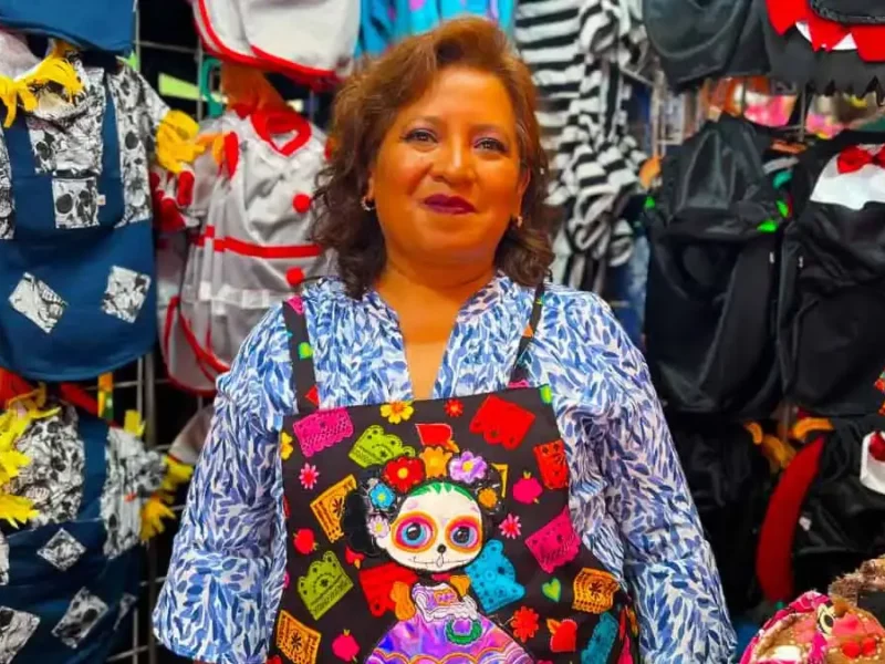 Fashion Pet lleva 30 años confeccionando ropa para mascotas en Puebla