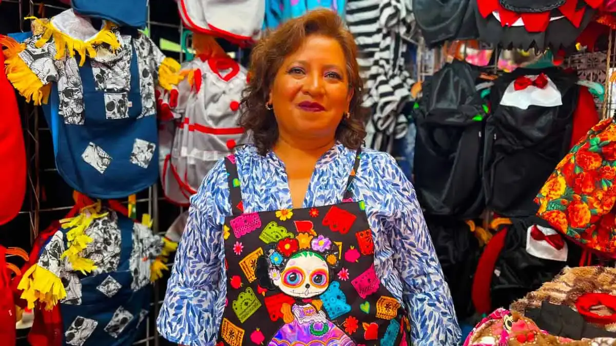 Fashion Pet lleva 30 años confeccionando ropa para mascotas en Puebla