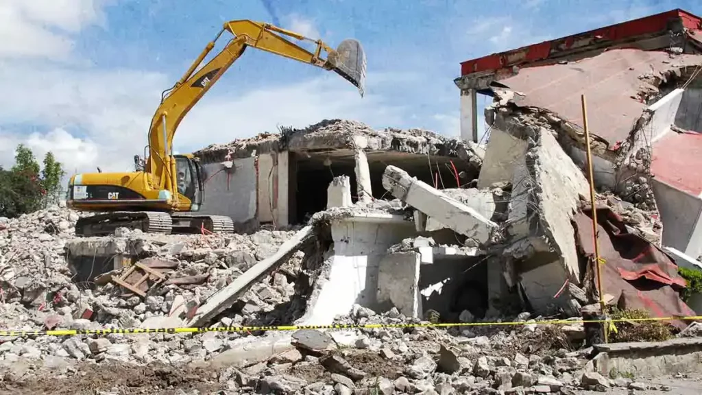 Ayuntamiento de Puebla demolió y retiró 46 construcciones irregulares en diversas colonias de la capital