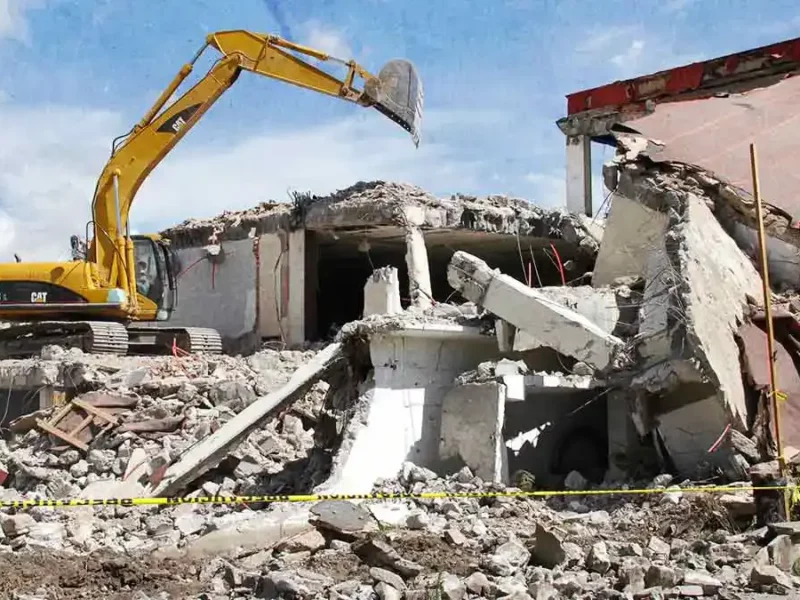 Ayuntamiento de Puebla demolió y retiró 46 construcciones irregulares en diversas colonias de la capital
