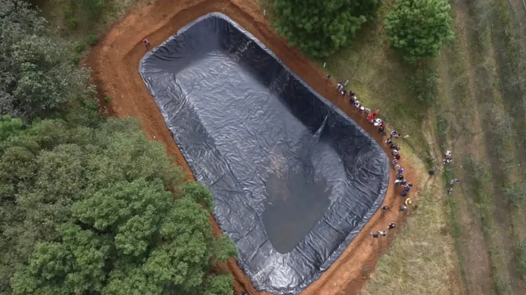 Zacatlán impulsa la cosecha de agua con geomembranas para fortalecer el campo