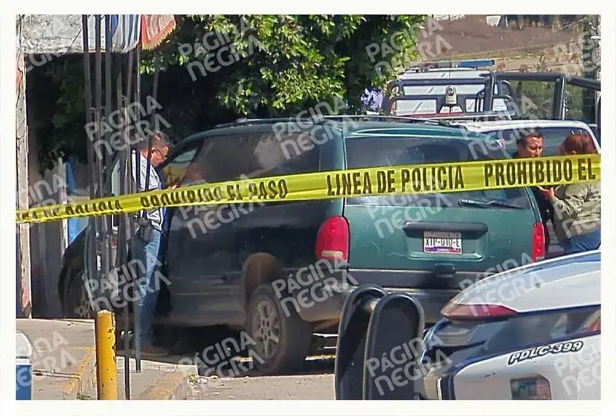 Ejecutan a pareja dentro de su camioneta en Xochimehuacan, Puebla; conductor se estrelló tras ataque