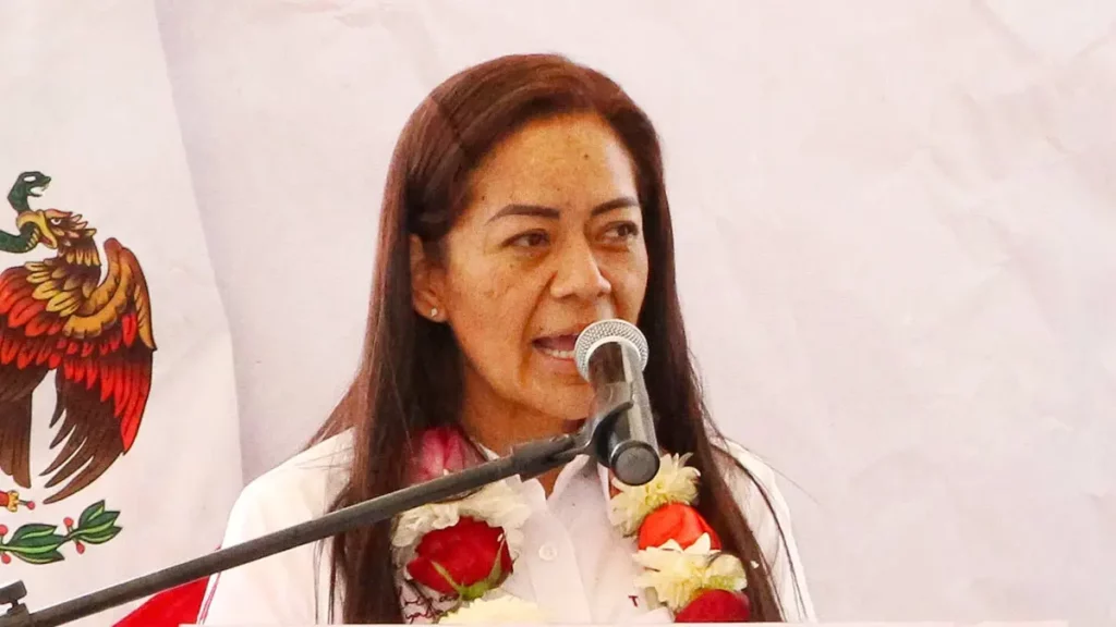 Ariadna Ayala impulsa la capacitación “Simulador de Negocios” para fortalecer el emprendimiento local 