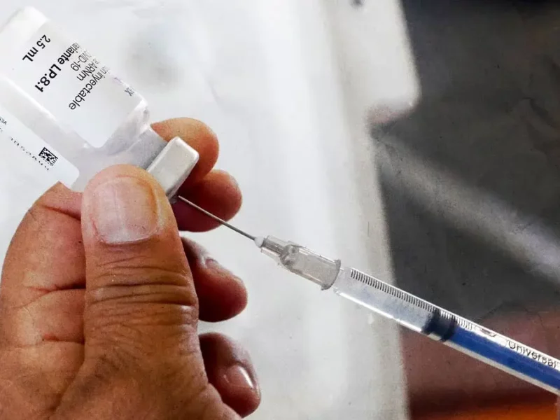 Inicia campaña de Vacunación Invernal en Puebla contra covid-19, influenza y neumococo