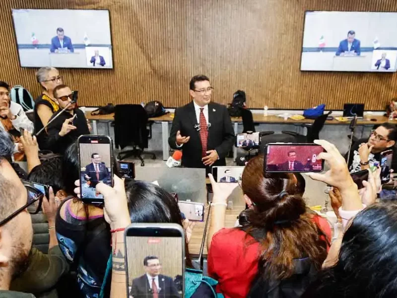 Pavel Gaspar rinde protesta como presidente del Congreso de Puebla