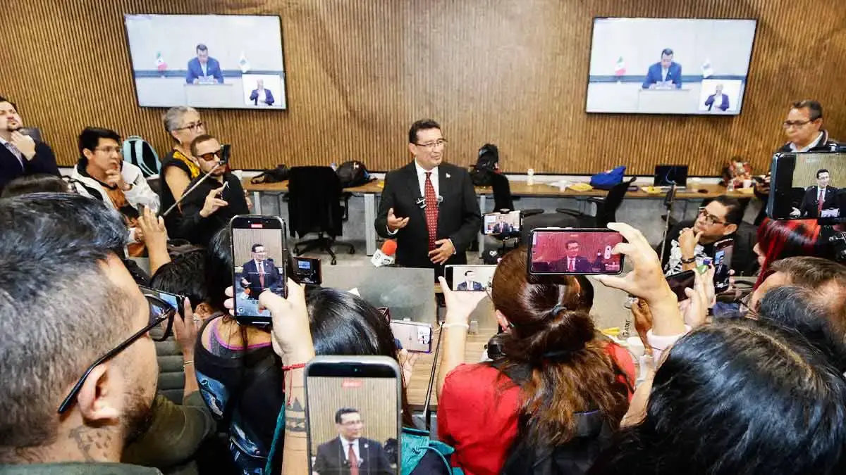 Pavel Gaspar rinde protesta como presidente del Congreso de Puebla