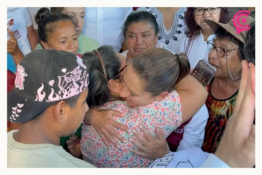 Claudia Sheinbaum visitó La Ceiba en Xicotepec; supervisó entrega de apoyos federales a damnificados