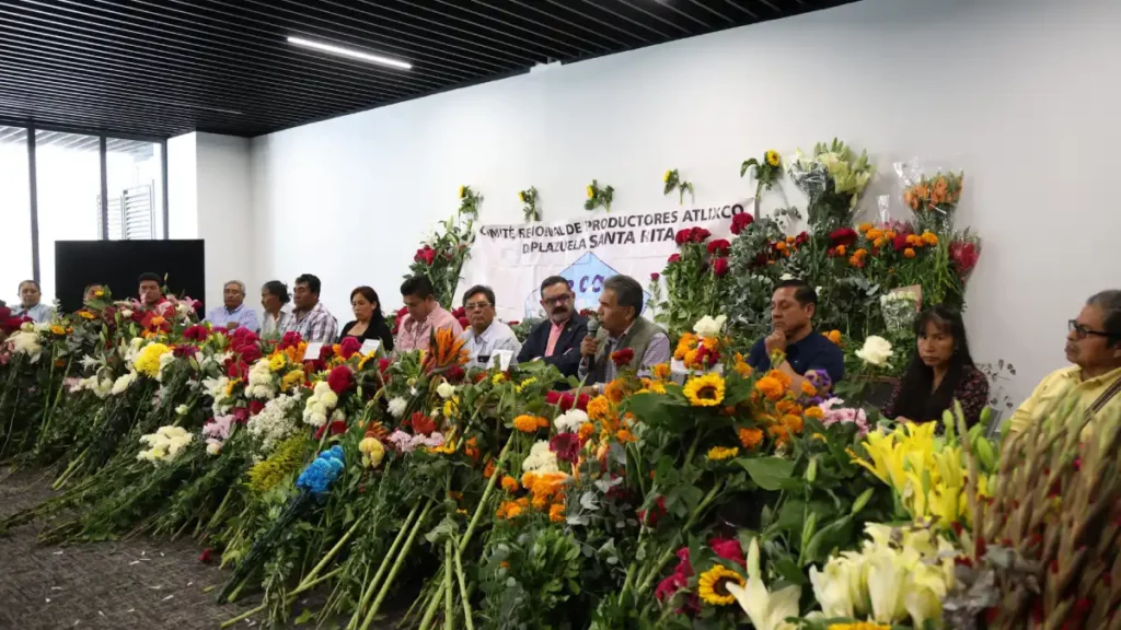 Desde el Congreso, promueven flor de temporada de la región de Atlixco