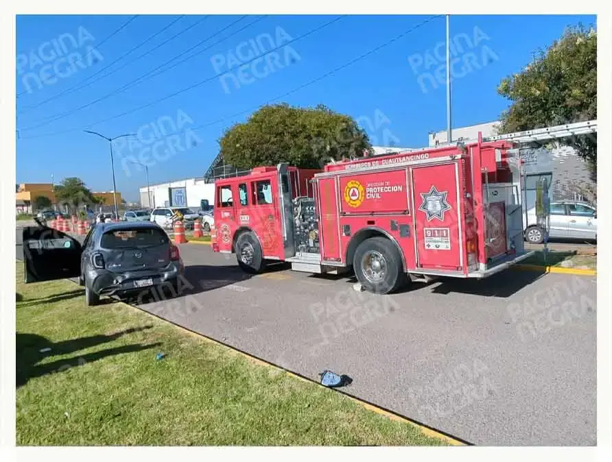 Automovilista provoca choque múltiple y volcadura en Cuautlancingo, Puebla; accidente deja tres lesionados