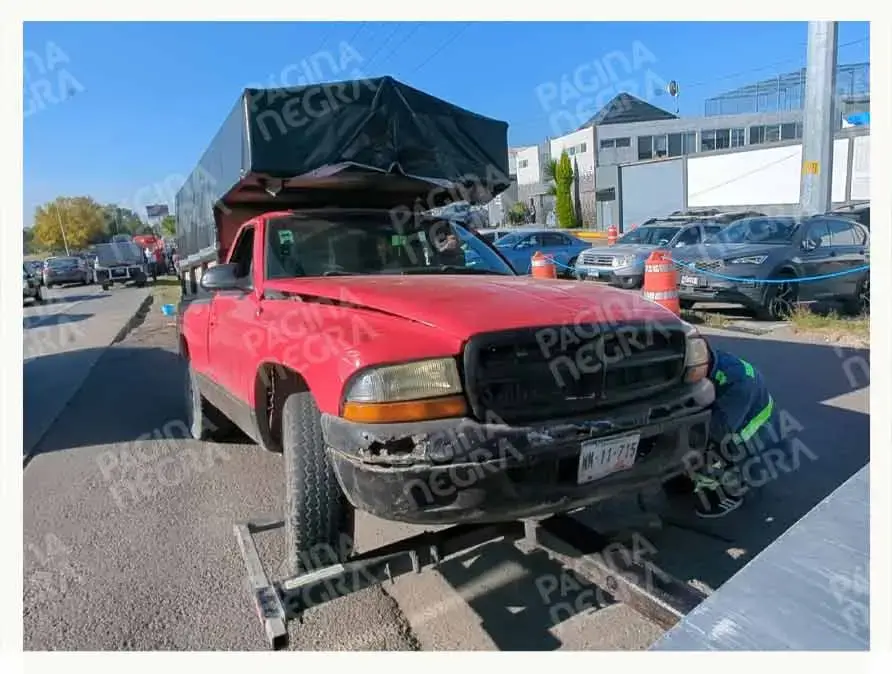 Automovilista provoca choque múltiple y volcadura en Cuautlancingo, Puebla; accidente deja tres lesionados