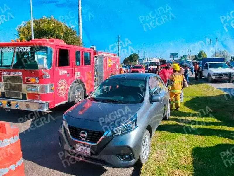 Automovilista provoca choque múltiple y volcadura en Cuautlancingo, Puebla; accidente deja tres lesionados