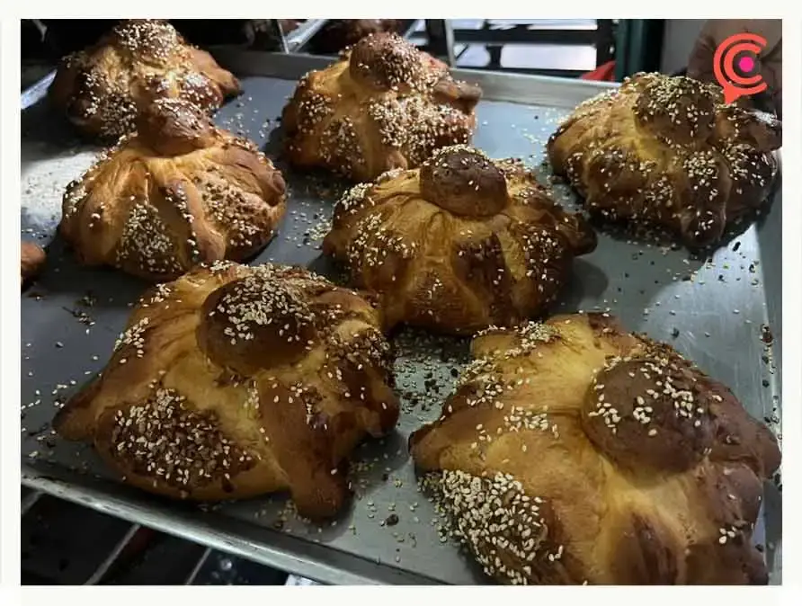 Panadería "Pan Real” en Puebla conquista paladares con sus hojaldras rellenas