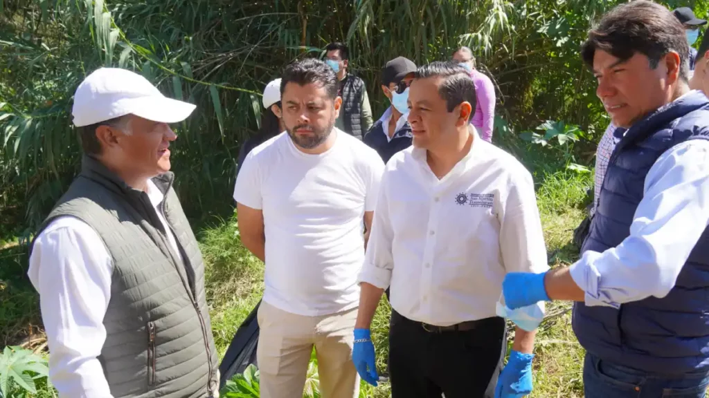 Realizó Sosapatex jornada de limpieza y reforestación en la ribera del río Atoyac