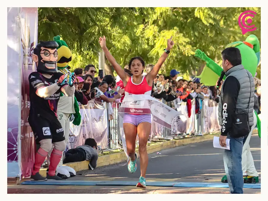 Marcela Seynos y Eliud Kipkorir conquistan el Medio Maratón Puebla 2025