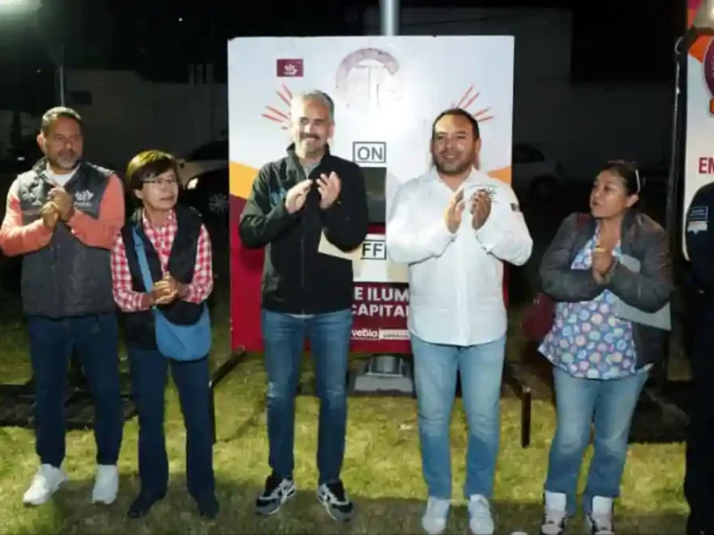 Enciende Gobierno de Pepe Chedraui luminarias modernizadas en colonia S.N.T.E con Puebla Brilla