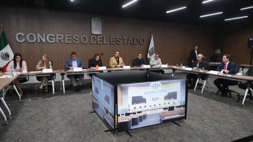 Comparecen Soapap y Agua de Puebla en Comisión del Congreso