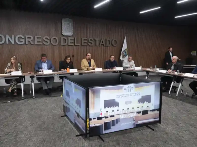 Comparecen Soapap y Agua de Puebla en Comisión del Congreso