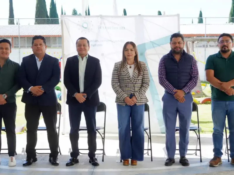 Inicia gobierno de Texmelucan construcción de dos techados en preescolares